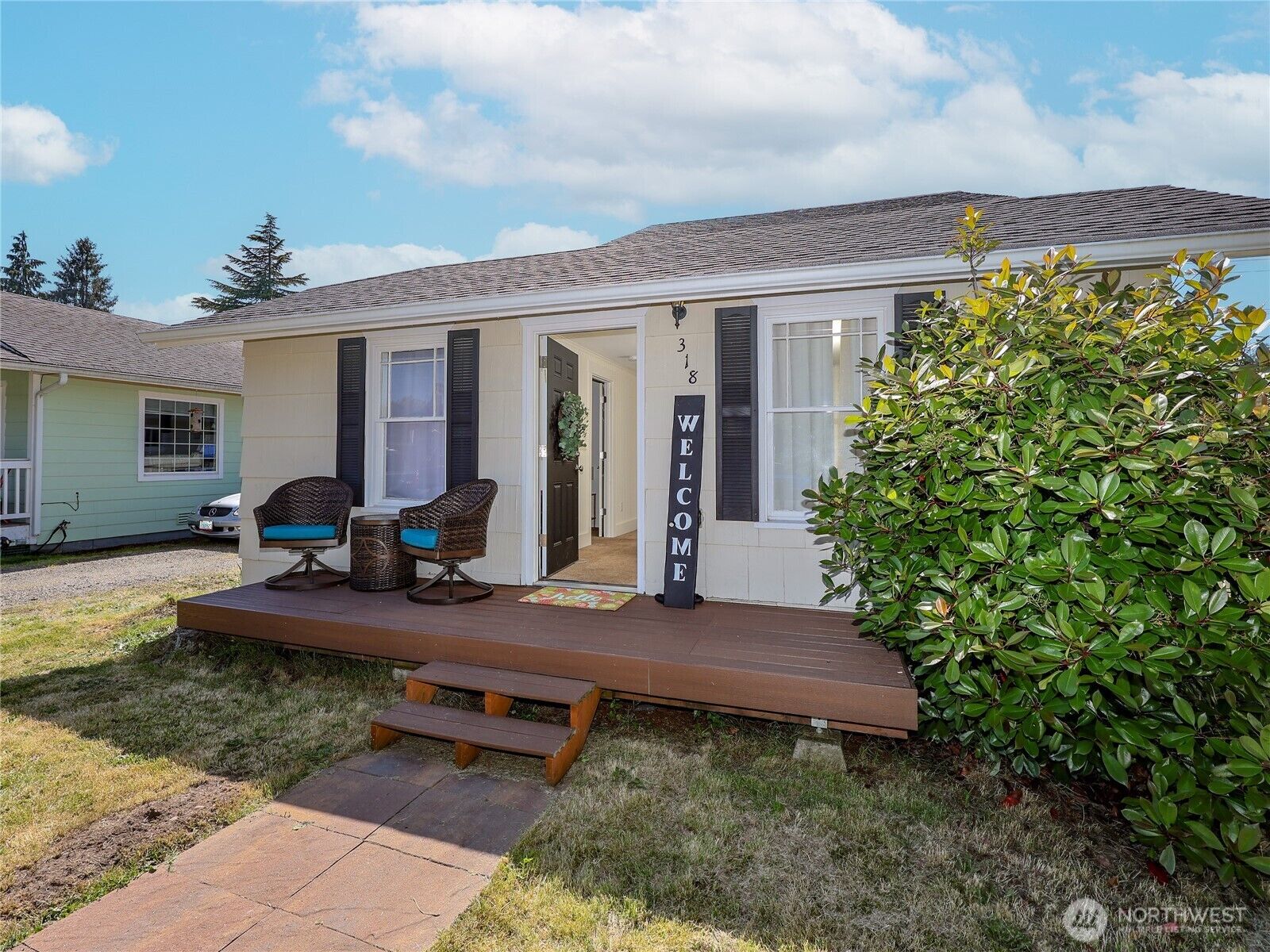 Property Photo:  318 S French Avenue  WA 98223