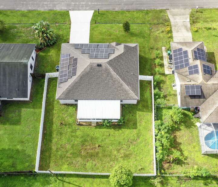 Property Photo:  279 SW Statler Avenue  FL 34984