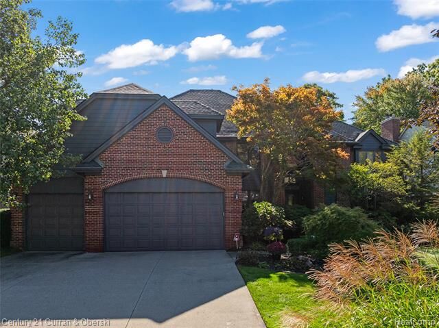 Property Photo: 1555 Wandrei Court MI 48382