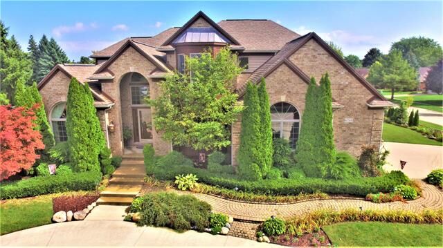 Property Photo:  6768 Merrick Drive  MI 48098 