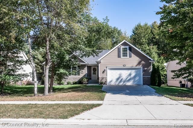 Property Photo:  5878 S Bob White Drive  MI 48074 