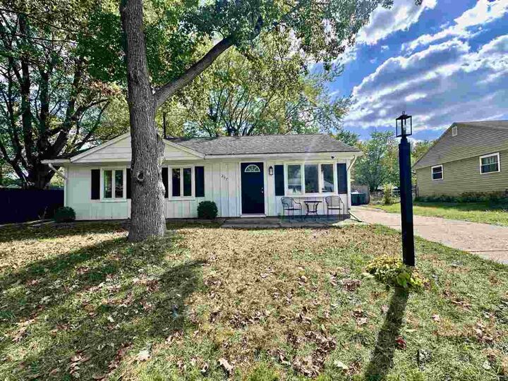 Property Photo:  237 Woodlawn Avenue  IN 47374 