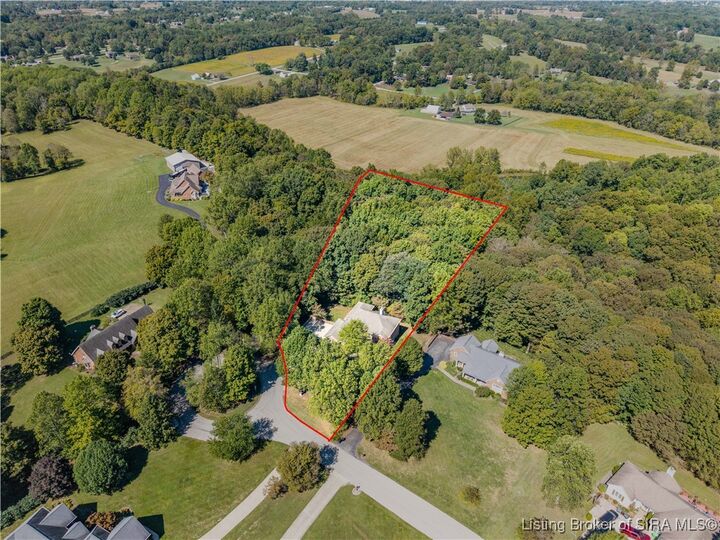 Property Photo: 5034 Bent Creek Drive IN 47119