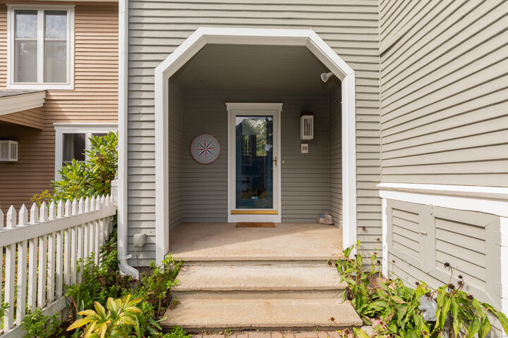 Property Photo:  20 Farm Drive 20  CT 06032 