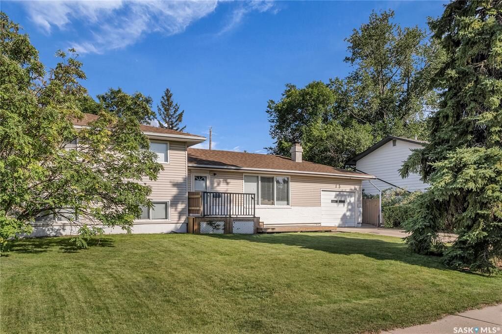 Property Photo: 15 Moxon Crescent SK S7H 3B8