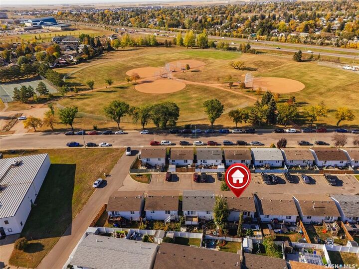 Property Photo: 143 Gropper Crescent 13 SK S7M 5W2