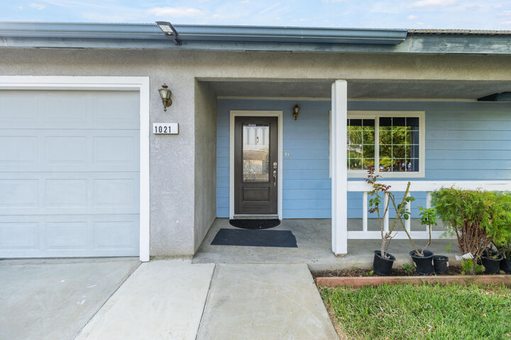 Property Photo:  1021 Princeton Avenue  CA 93247 