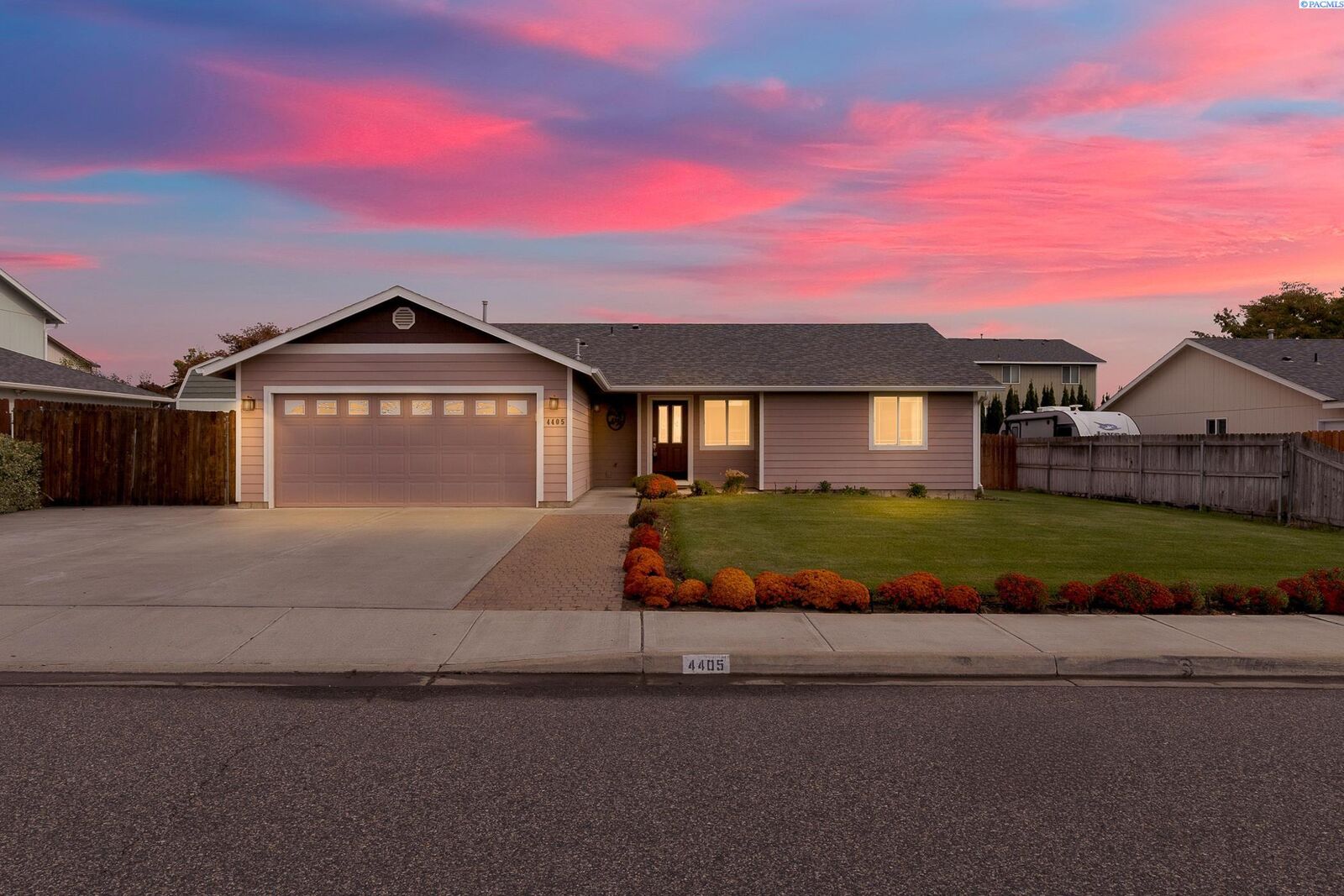 Property Photo:  4405 Campolina Lane  WA 99301 