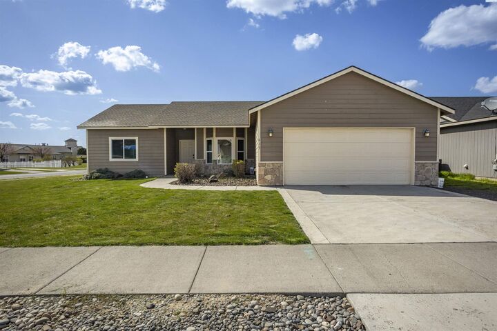 Property Photo:  615 N Larkspur Drive  WA 99344 
