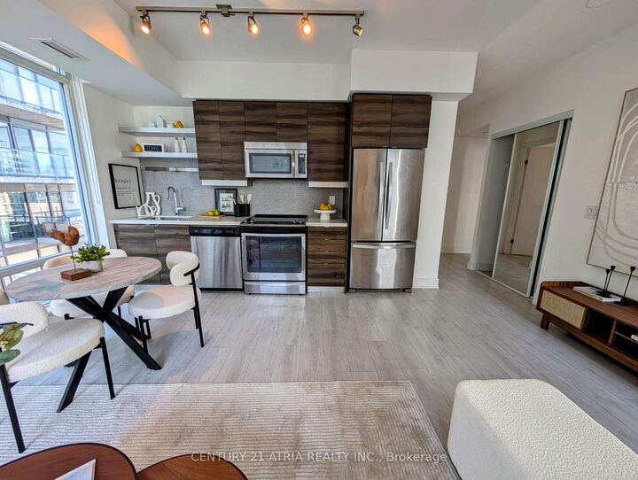Property Photo:  525 Adelaide Street W 1503  ON M5V 0N7 