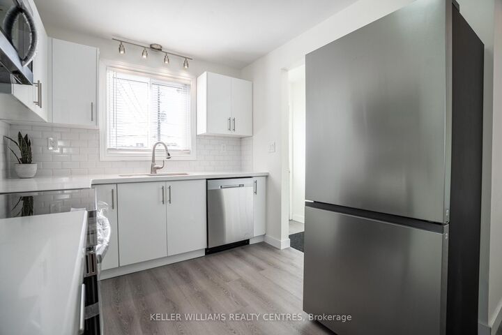 Property Photo: 6131 Valley Way ON L2E 1X9