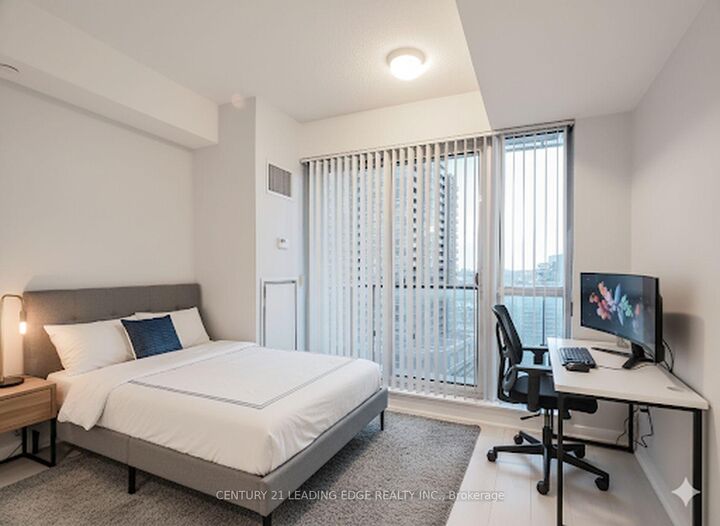 Property Photo:  150 East Liberty Street 1303  ON M6K 3R5 