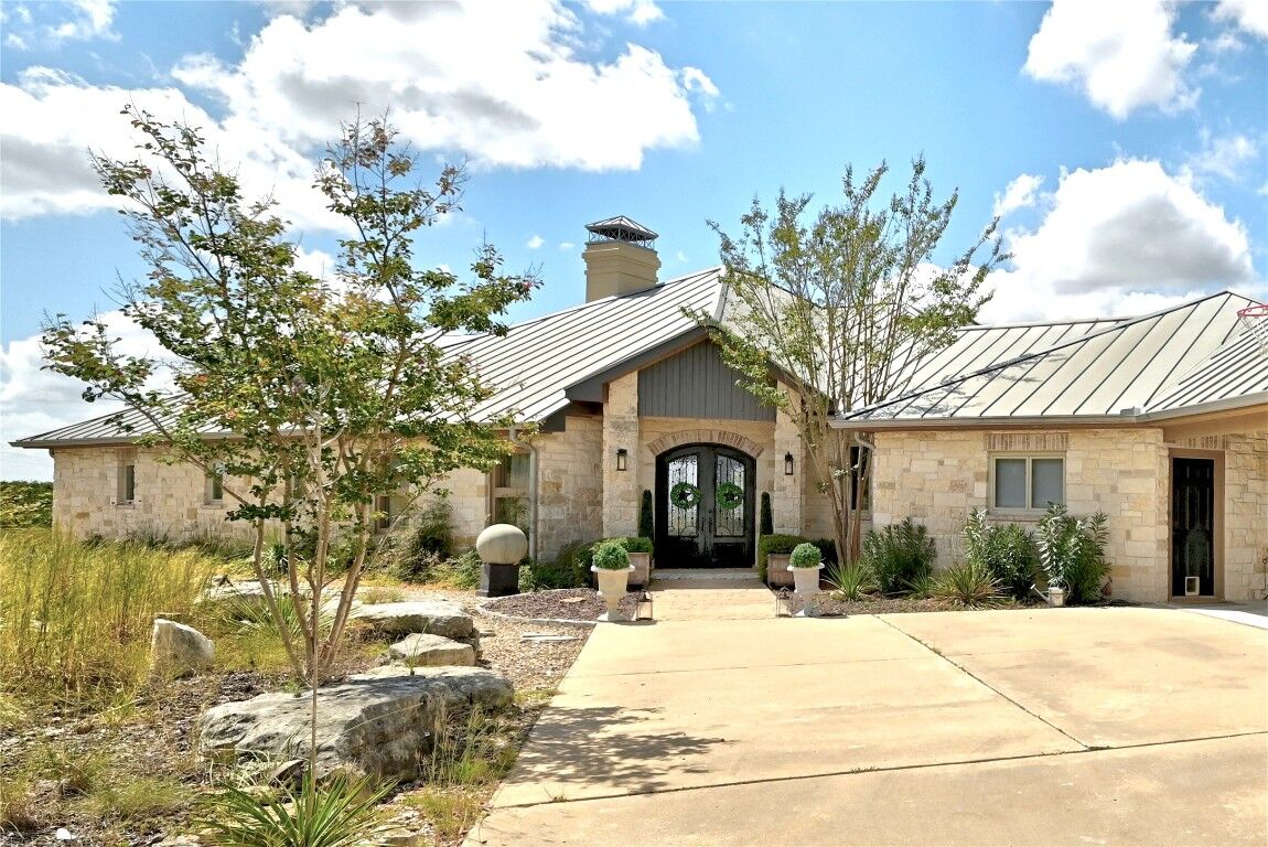 Property Photo: 8075 Mount Sharp Road TX 78676