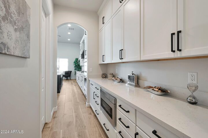 Property Photo: 25232 S Pyrenees Court AZ 85142