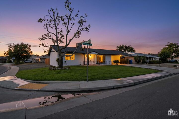 6201 Bel Aire Way  Bakersfield CA 93309 photo