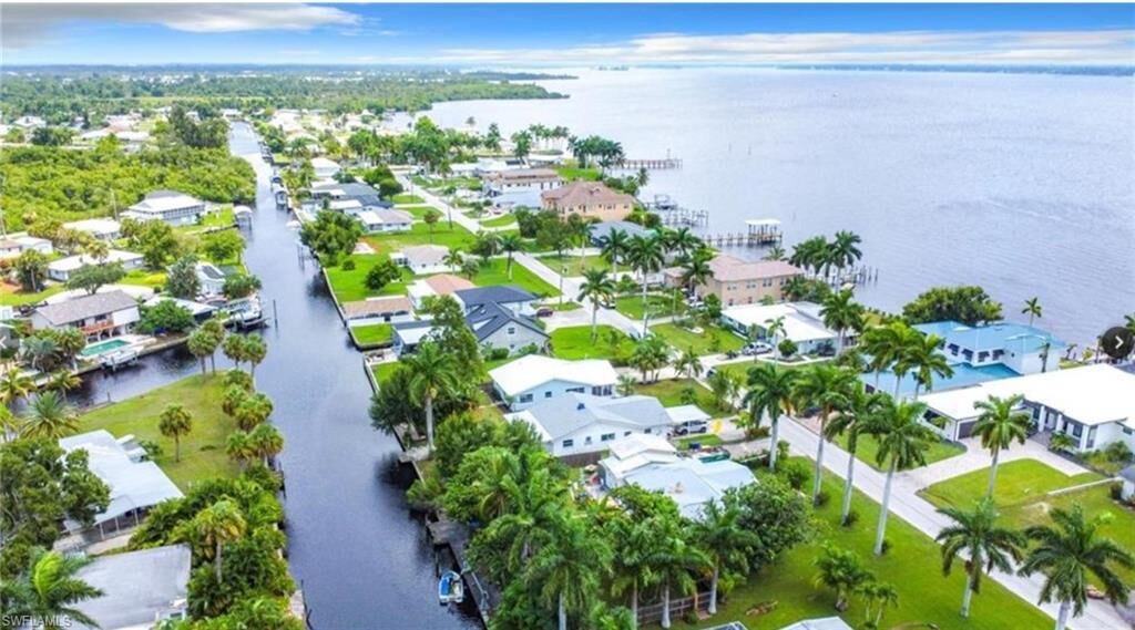 Property Photo: 94 E North Shore Ave FL 33917