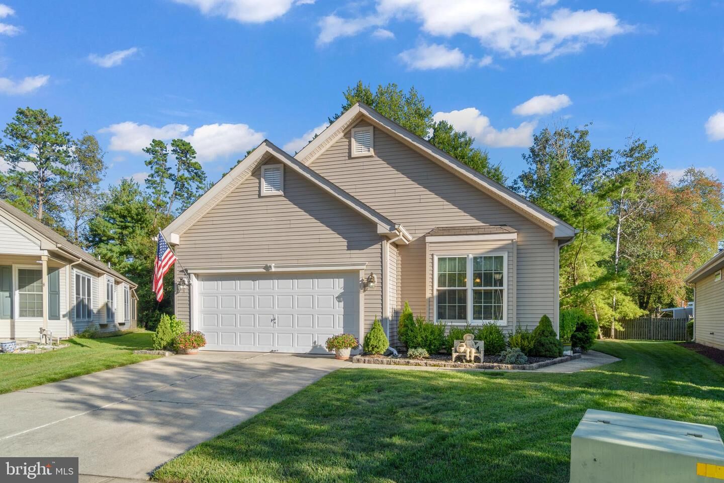 Property Photo:  9 Dutchess Court  NJ 08088 