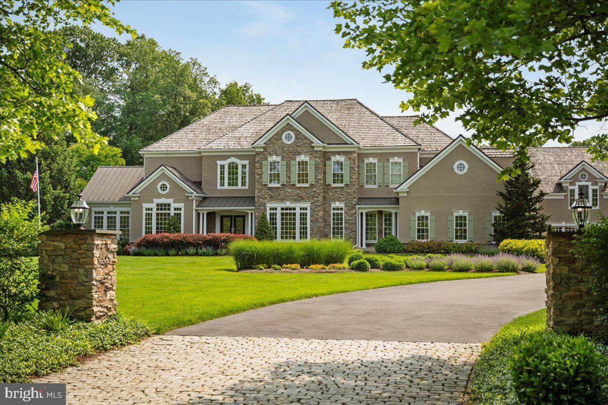 Property Photo:  111 Meadow View Drive  PA 18902