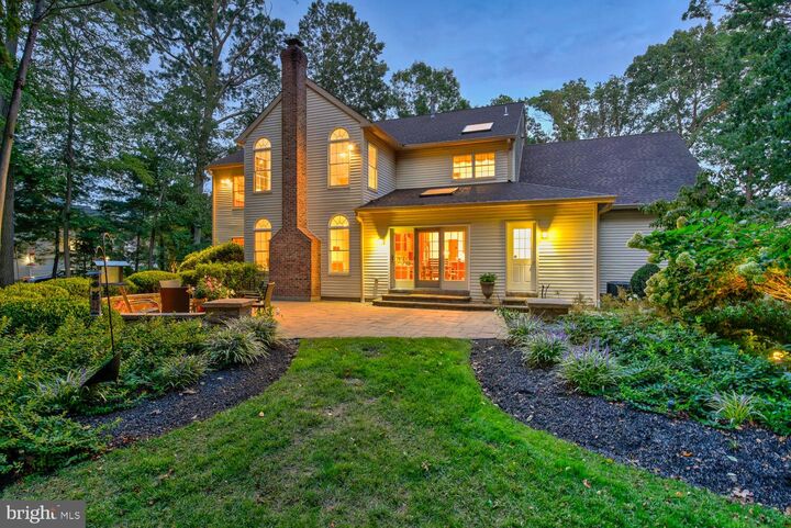 Property Photo:  18 Newport Drive  NJ 08550 