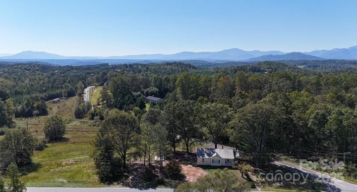 Property Photo: 949 Cove Road NC 28139