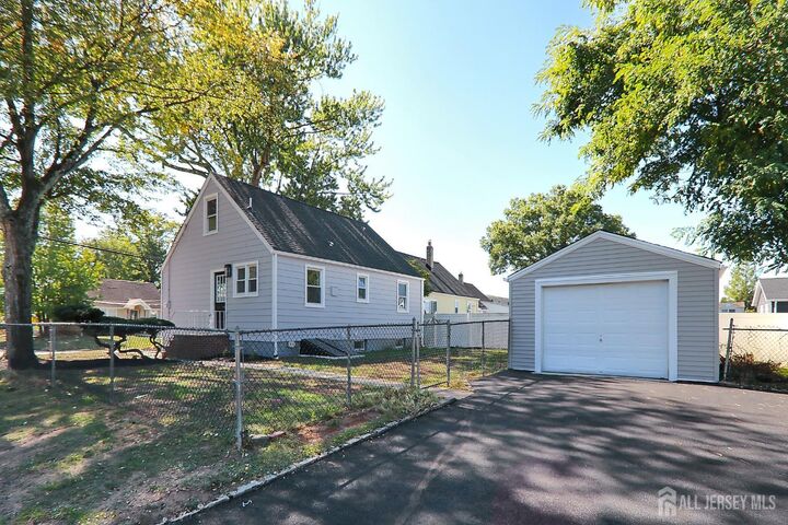 Property Photo:  2715 Maple Avenue  NJ 07080 