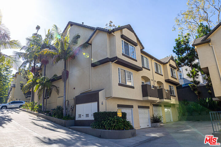 4600 Don Lorenzo Dr  Los Angeles CA 90008 photo