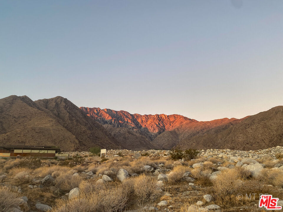 Property Photo: 2335 Winter Sun Dr CA 92262