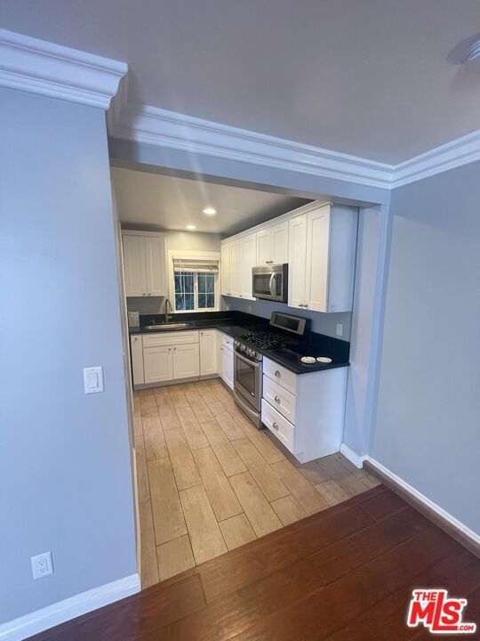 Property Photo:  1942 Wellington Rd  CA 90016 