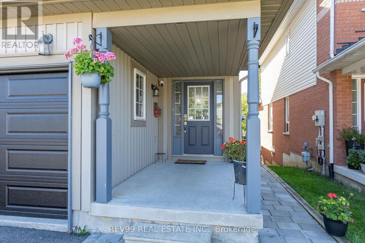 Property Photo:  735 Brasswinds Trail  ON L1K 2Z1 