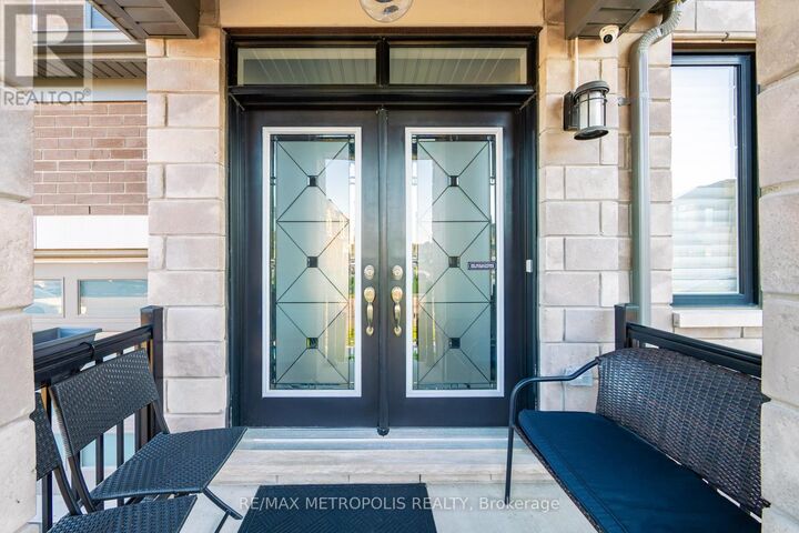 Property Photo:  127 McPhail Avenue  ON L1C 7H2 