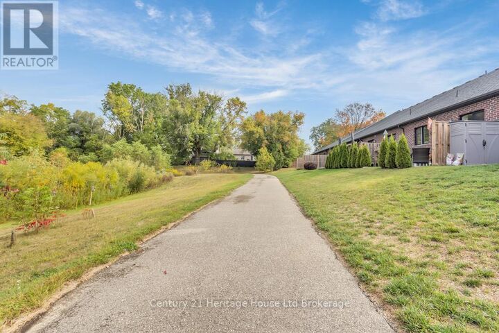 Photo de la propriété:  35 Chatfield Street 3  ON N5C 0B3 