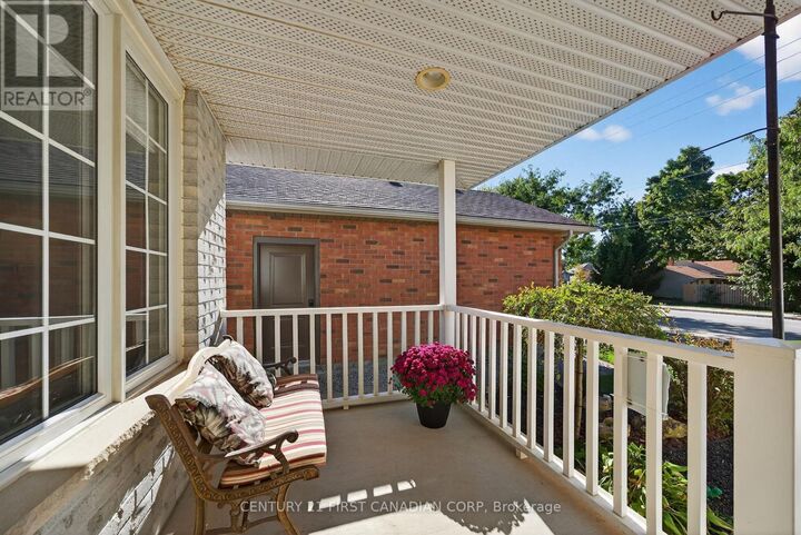 Property Photo:  4228 Campbell Street North  ON N6P 1S7 