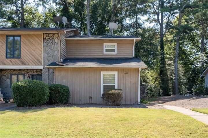 Property Photo: 1682 Wynndowne Trail GA 30080