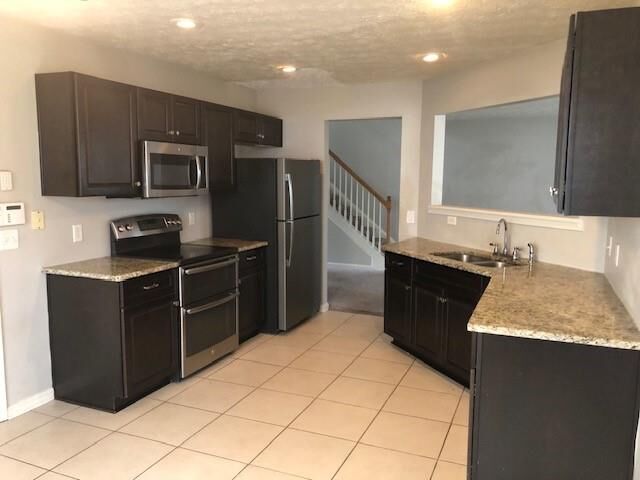 Property Photo:  958 Bramble Way  GA 30017 
