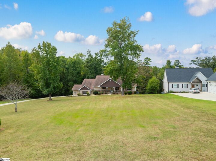 Property Photo:  35 Villa Court  GA 30643 