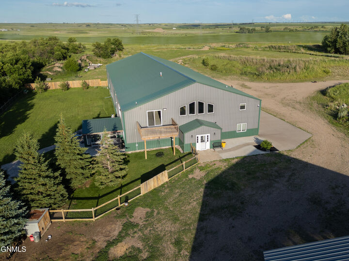 Property Photo:  1175 20th Avenue SW  ND 58577
