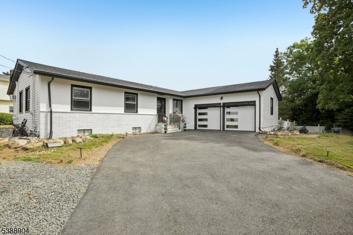 Property Photo:  112 Park Pl  NJ 07442 