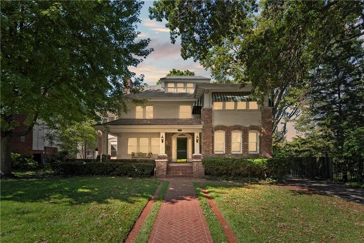 Property Photo:  5626 Wyandotte Street  MO 64113 