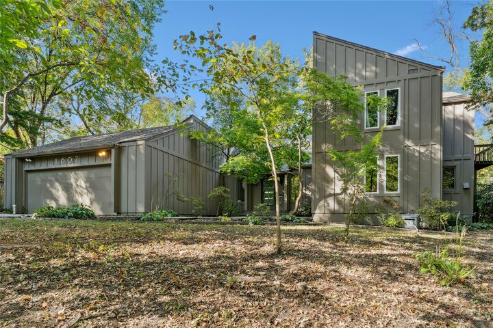 Property Photo: 1607 Thornwood Road IA 50265