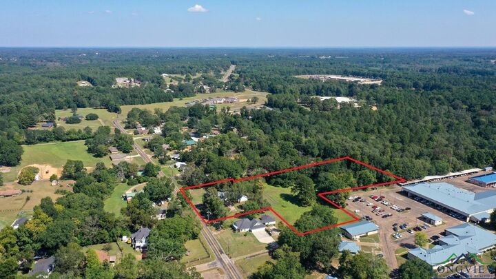 Property Photo: 206 Park TX 75551