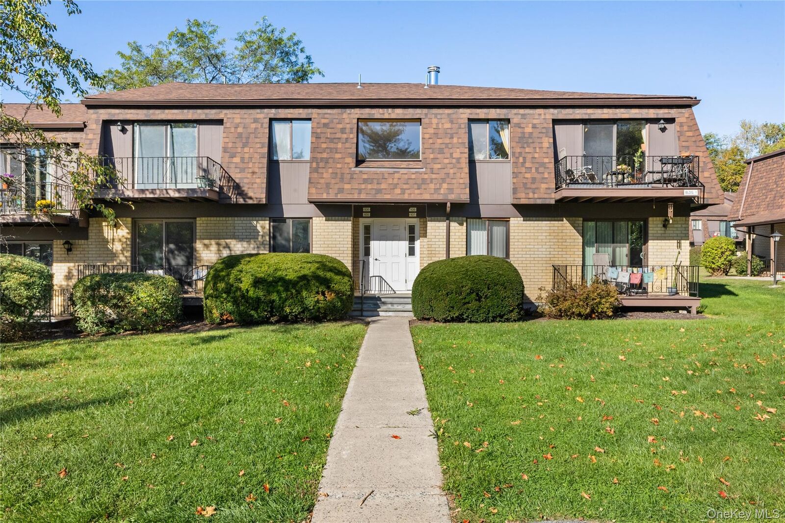 Property Photo:  105 Cherry Hill Drive  NY 12603 