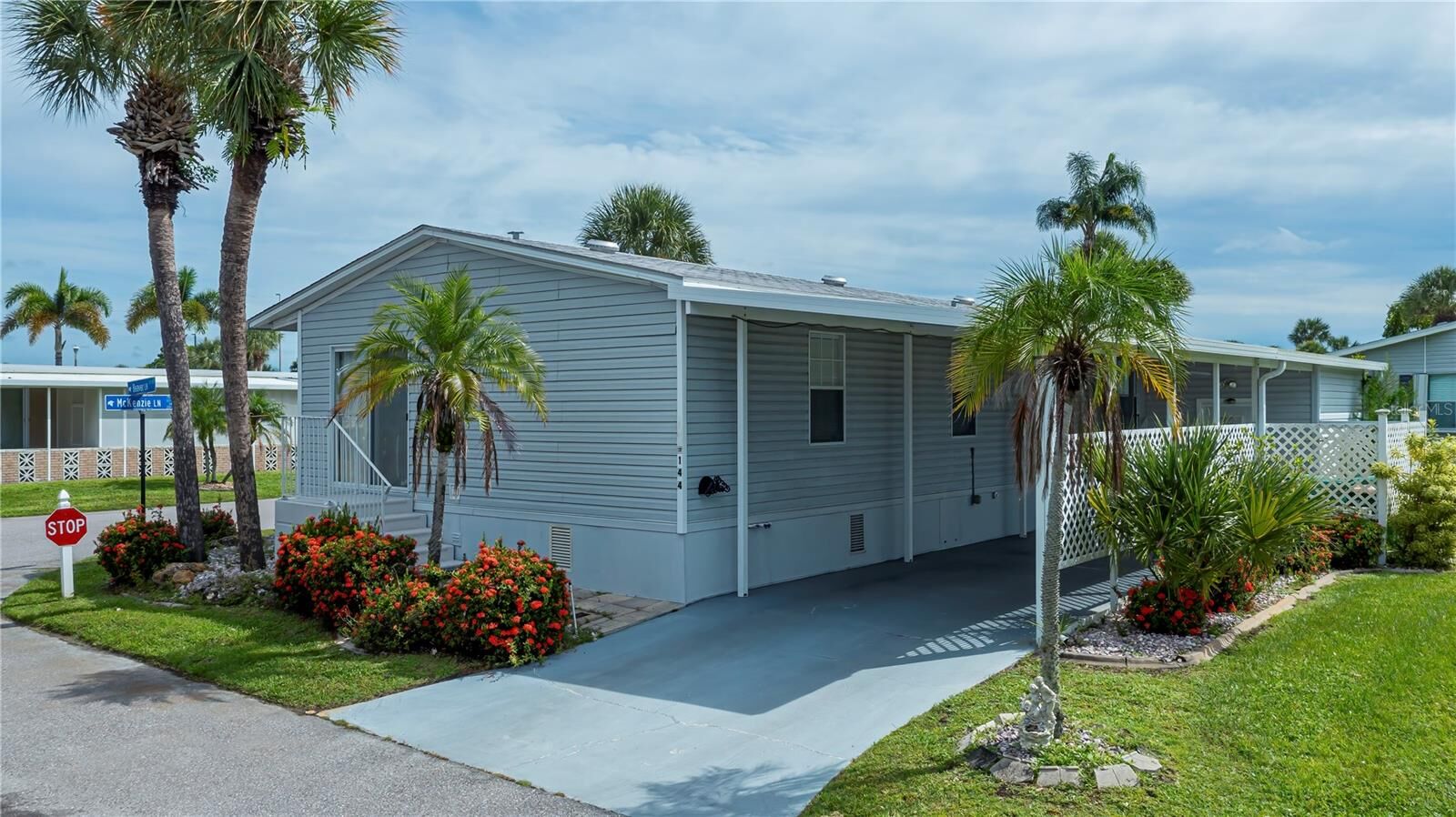 Property Photo: 2100 Kings Highway 144 FL 33980