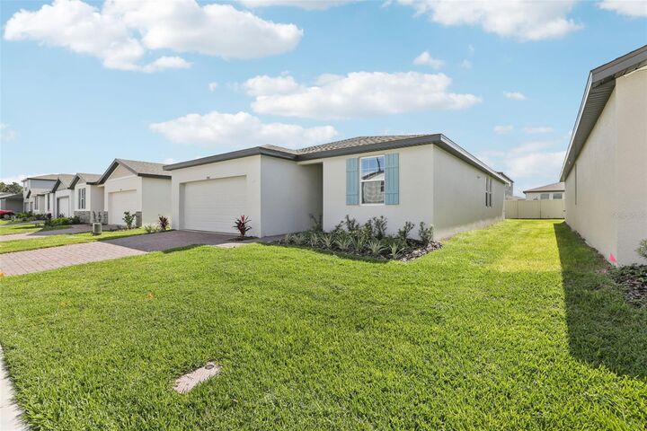 Property Photo: 886 Sand Sea Place FL 33844