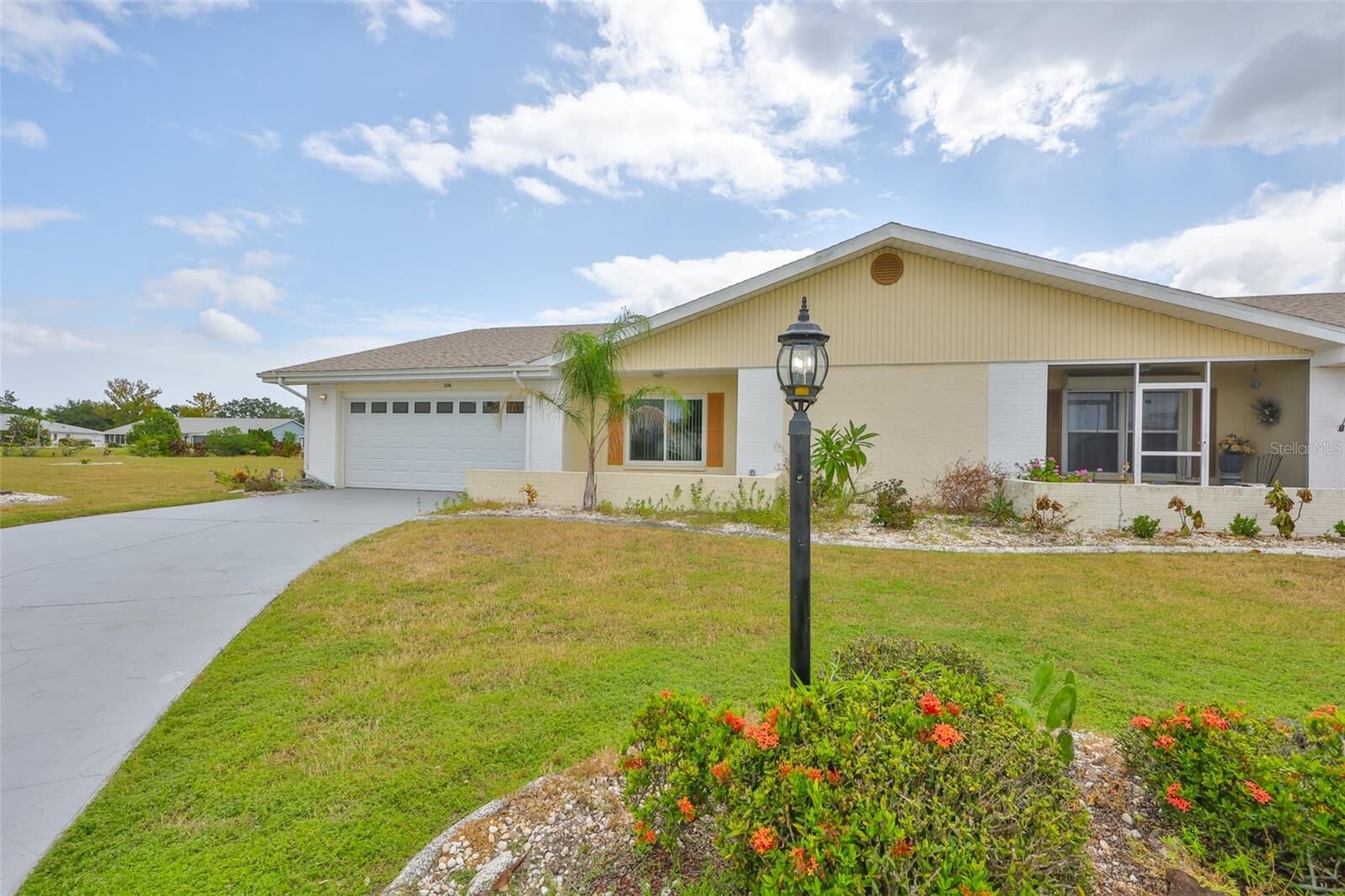 Property Photo:  206 Sola Lane  FL 33573 