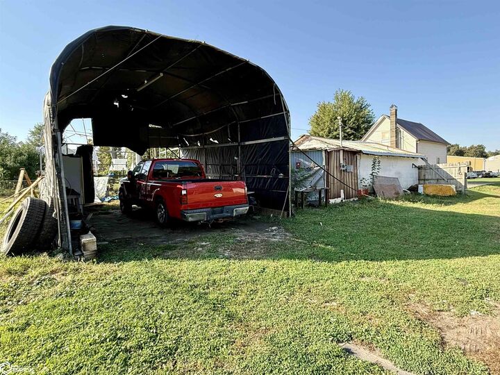 Property Photo:  609 N 5th Avenue  IA 50158