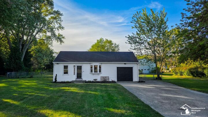 Property Photo: 13171 S Dixie Highway MI 48145