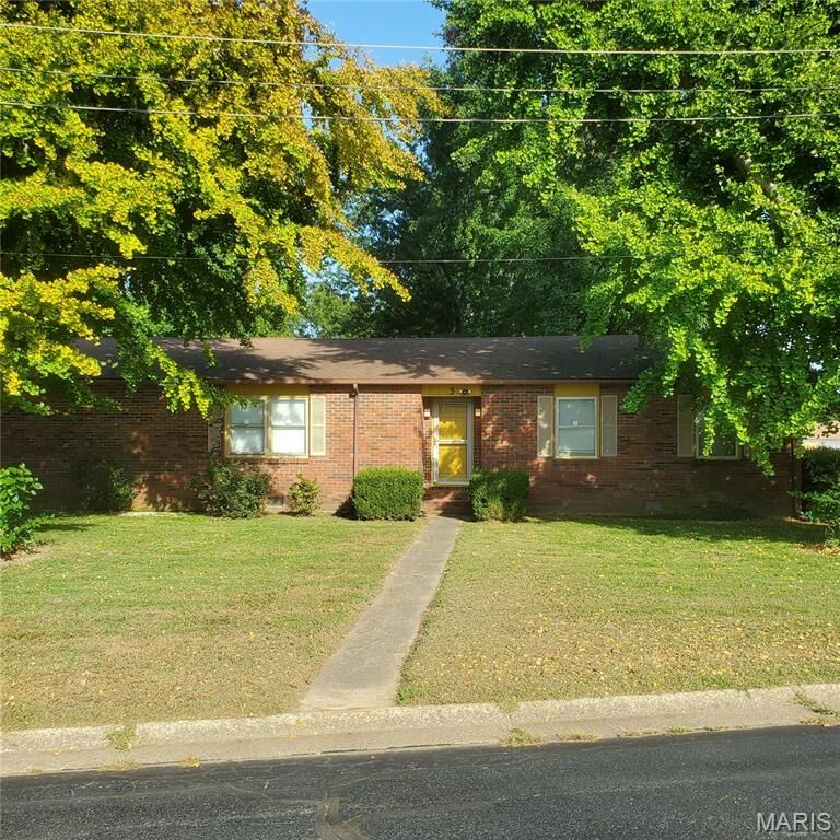 Property Photo: 5 N Crescent Drive MO 63834
