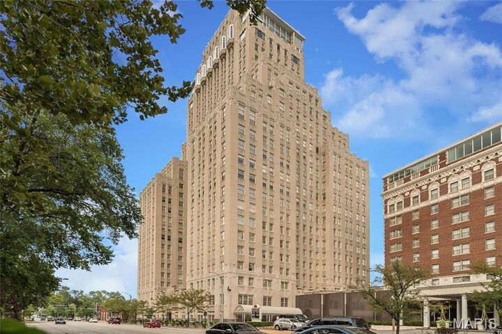 Property Photo:  232 N Kingshighway Boulevard 1102  MO 63108 