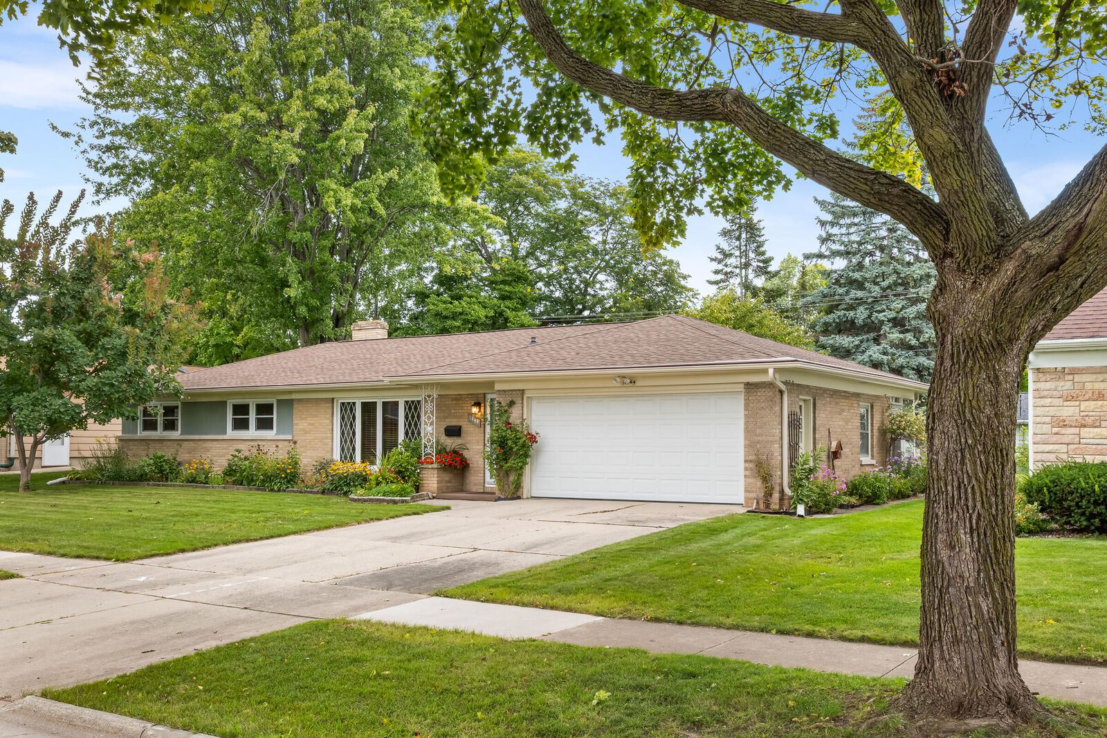 Property Photo:  1444 Liberty St  WI 54304 