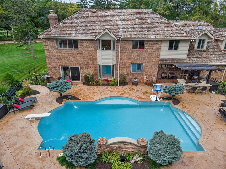 Property Photo:  9101 W Hawthorne Ln  WI 53132 